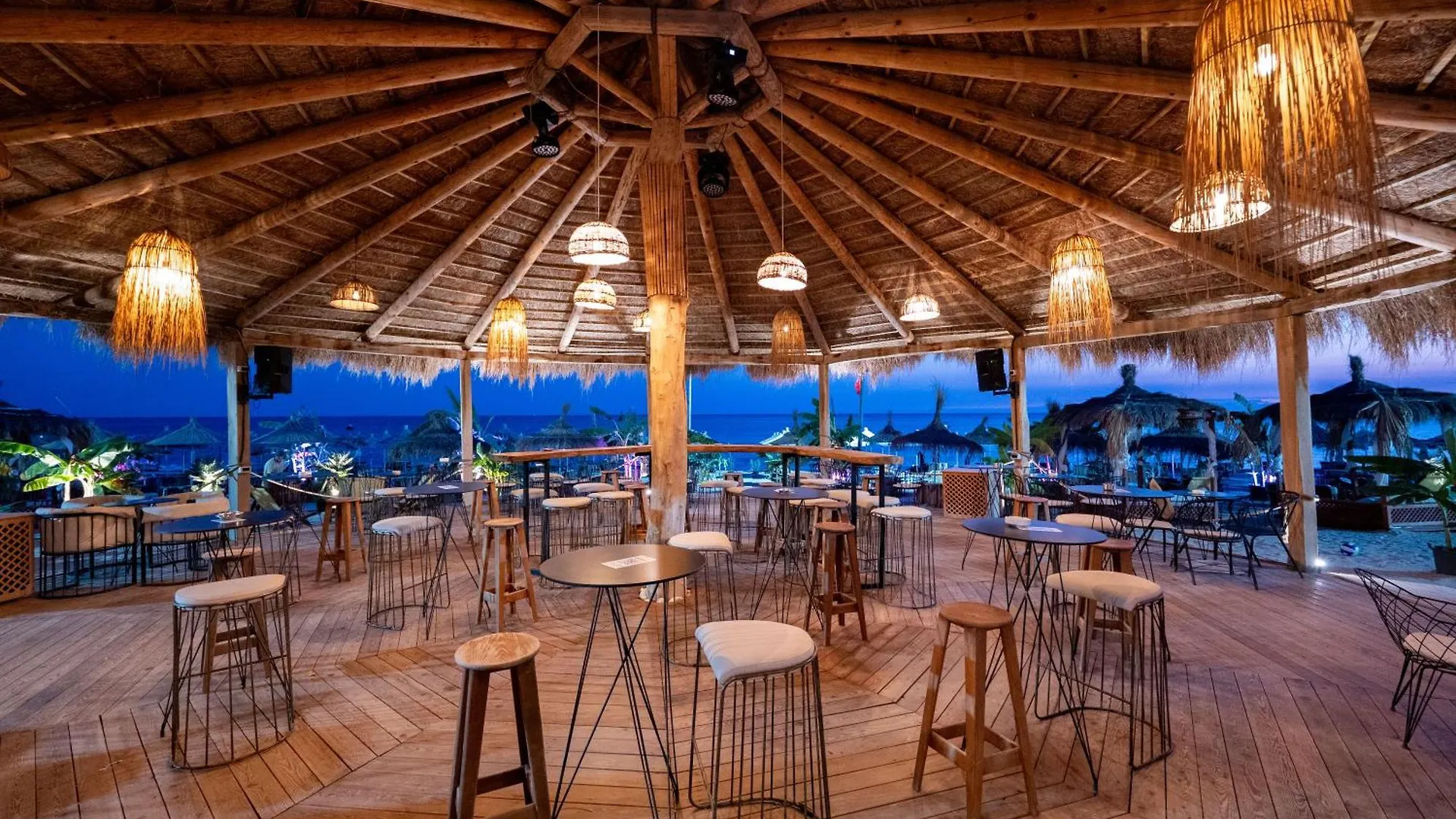 Domi Beach Valley Dhermi
