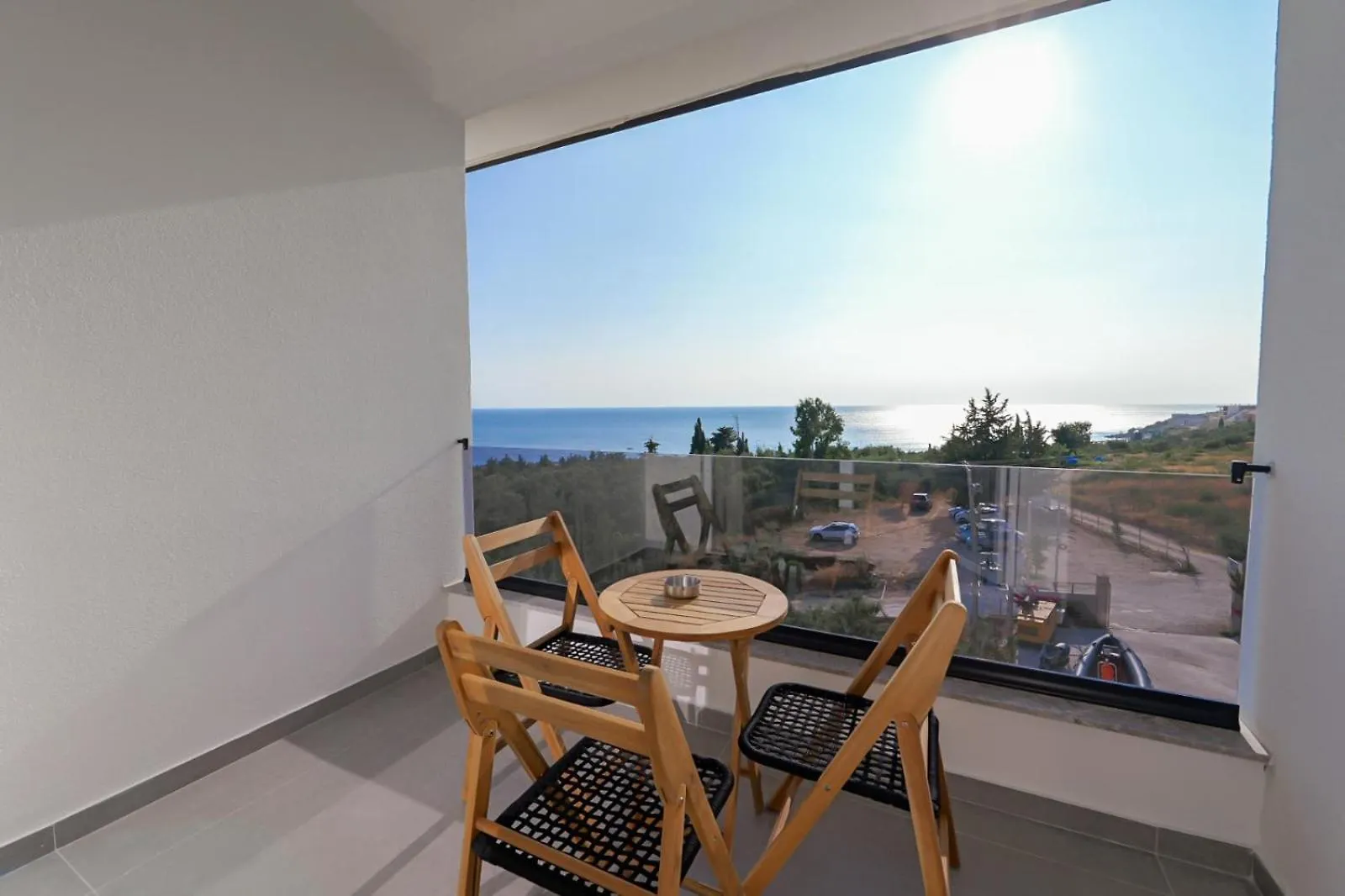 Domi Beach Valley location