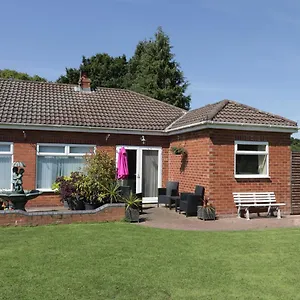 https://the-bungalow-york-yo415la.yorkshirehotels.net