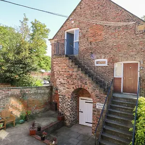 https://2-rodgers-mews.yorkshirehotels.net