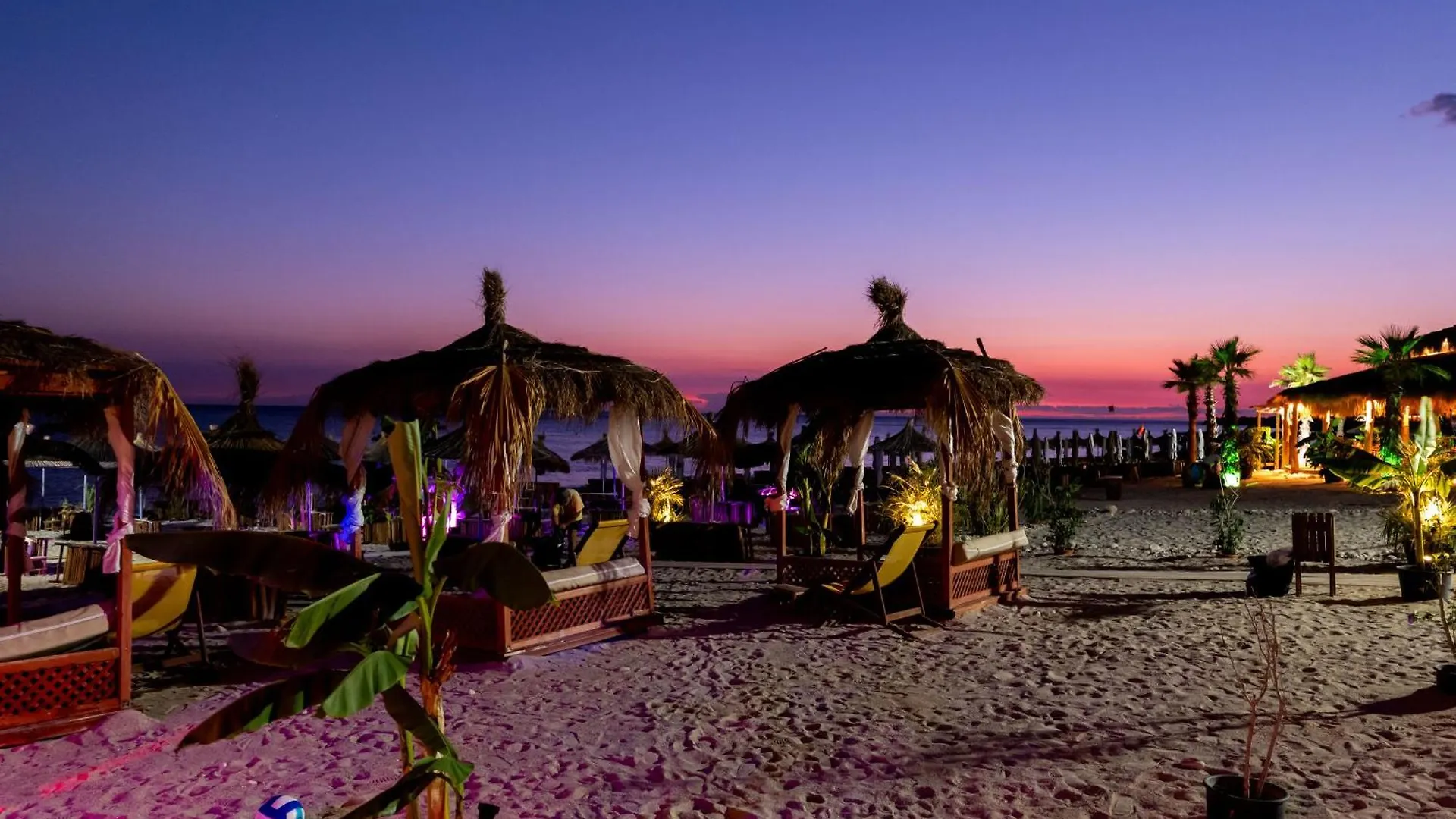 Domi Beach Valley Dhërmi Lodge