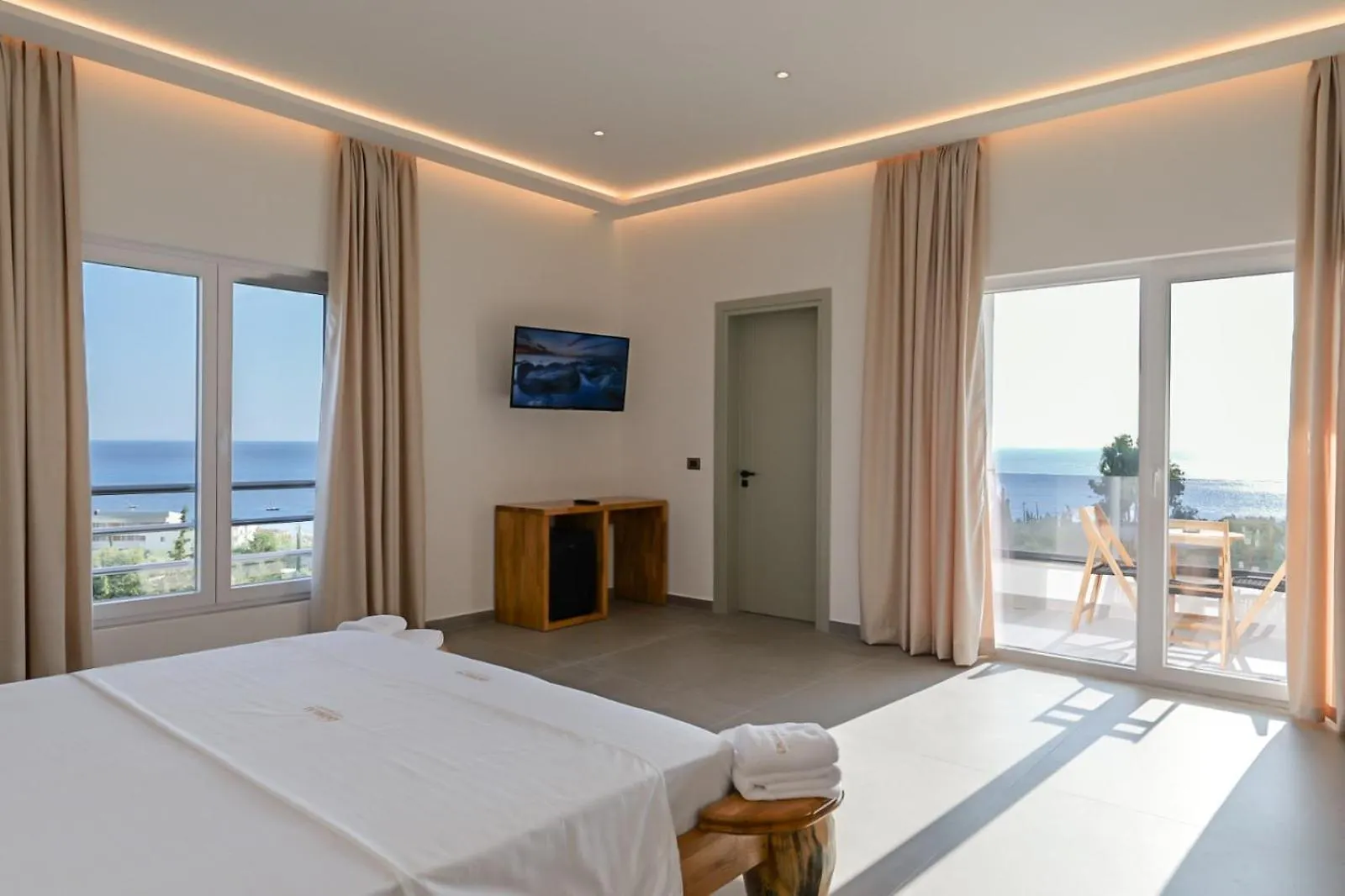 Domi Beach Valley Dhermi