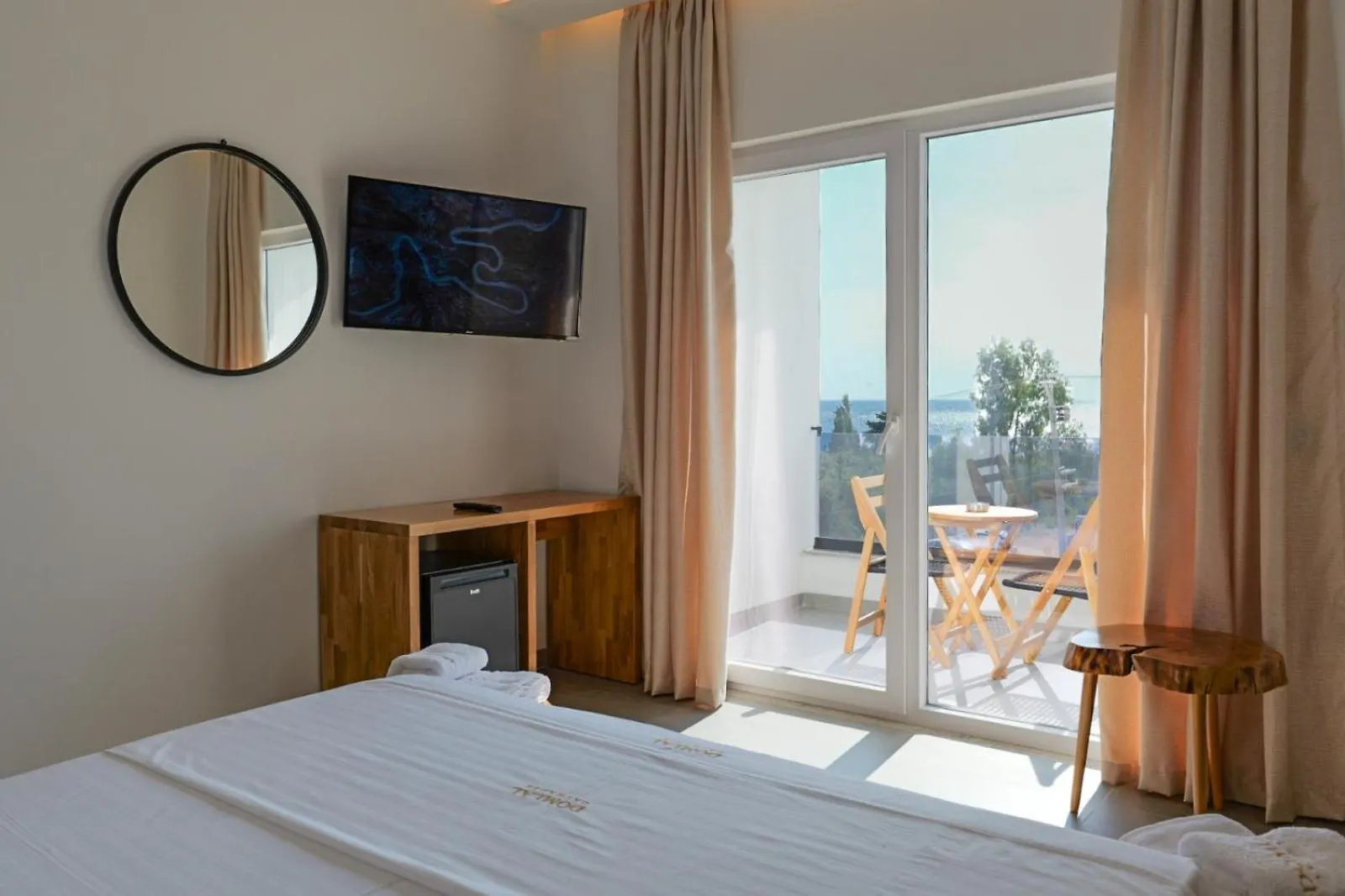 Domi Beach Valley Dhermi Lodge